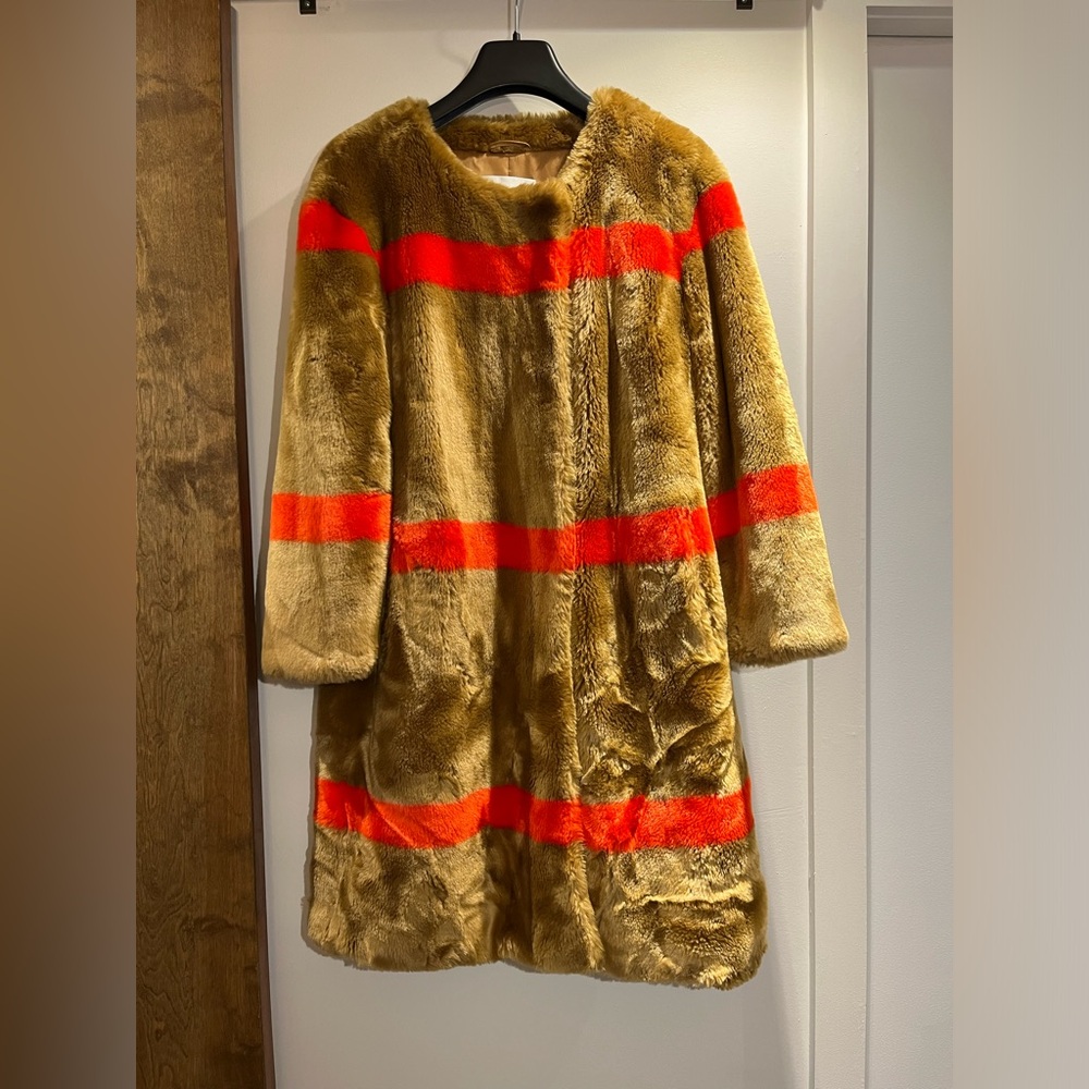 STAND STUDIO Idette Simple striped faux fur coat
Size 32